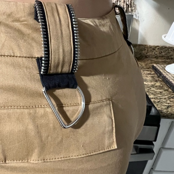 I am Gia size s cargo utility pants🖤🧡 - Picture 7 of 10